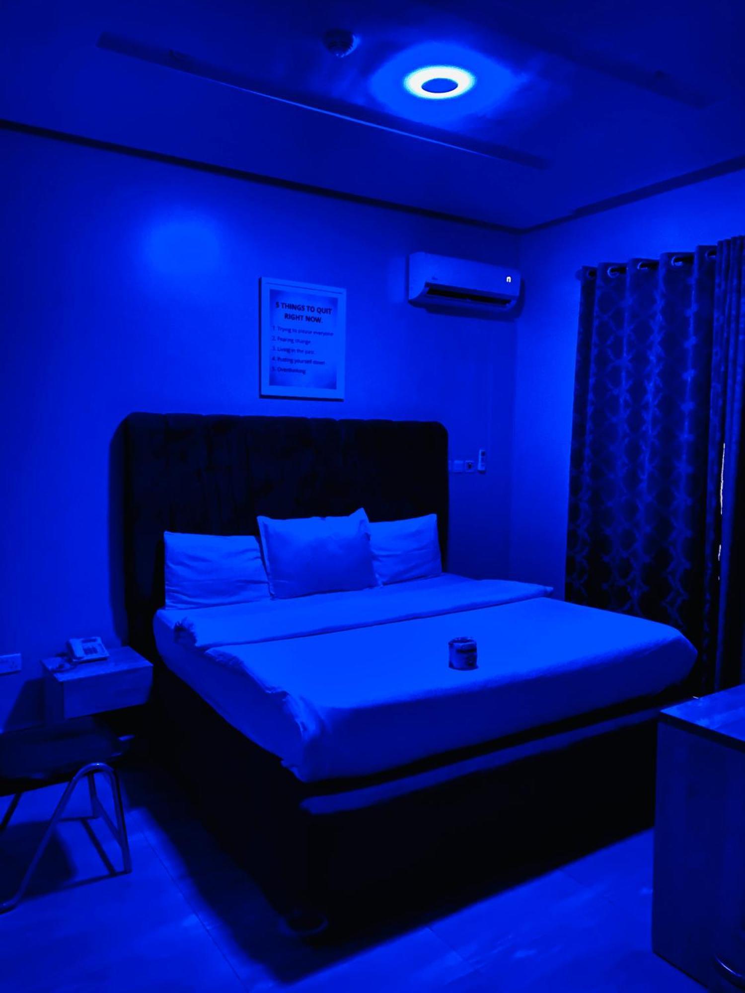 Vibes Suites Kaba Exterior foto