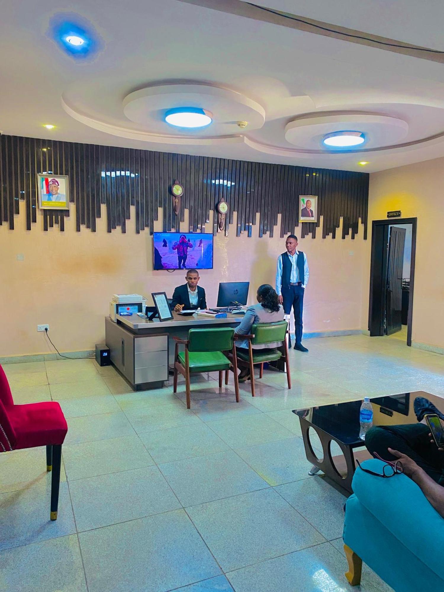 Vibes Suites Kaba Exterior foto